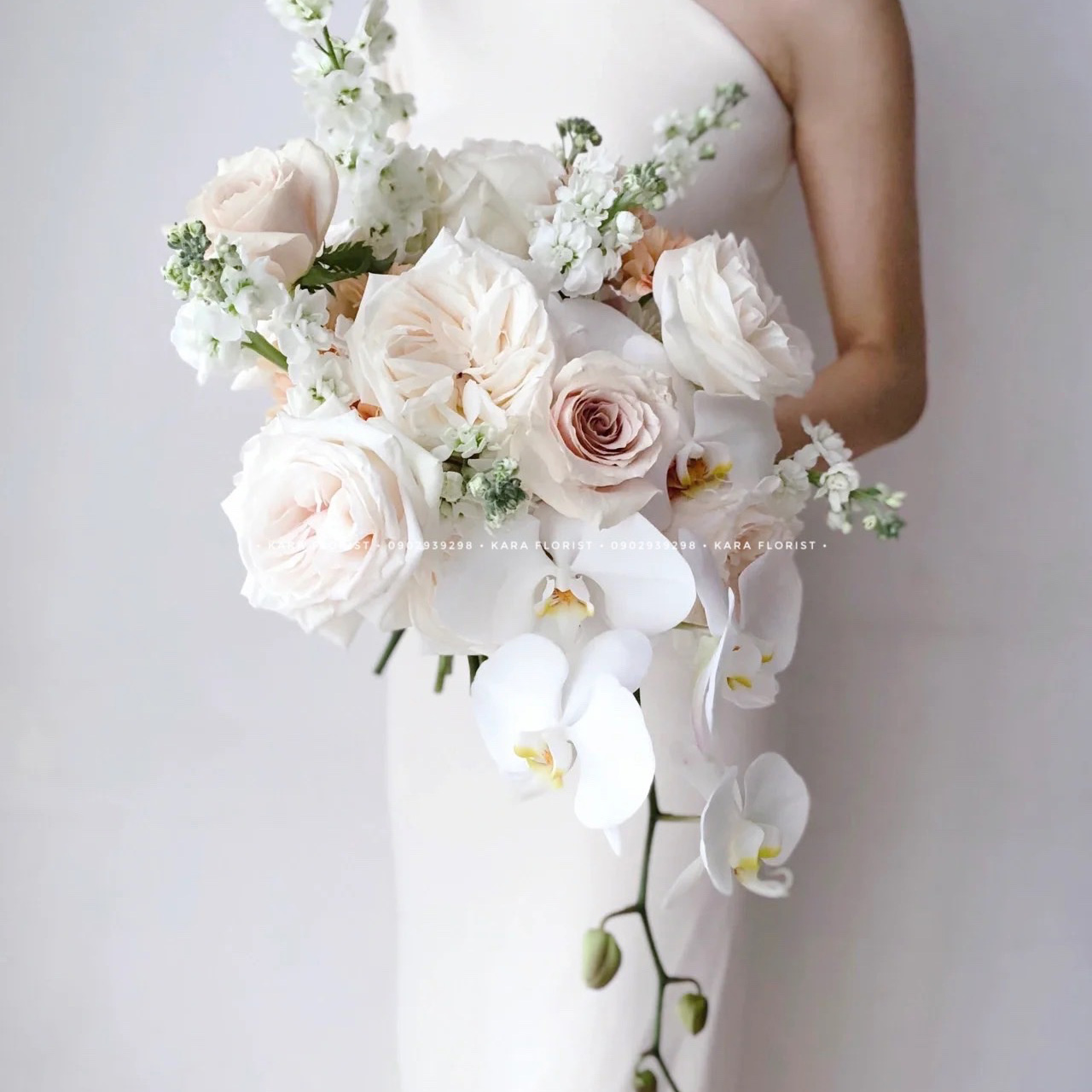 Bó hoa cưới tone trắng 1500
